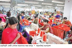 বাংলাদেশে পোশাক উৎপাদন ও ক্রয়াদেশ কমেছে  