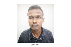 কুকুরকে ছুরিকাঘাতের ঘটনায় ব্যবসায়ী গ্রেপ্তার  