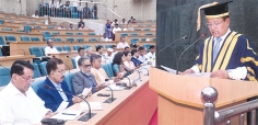 ঢাবিকে বিশ্বের শীর্ষ ২০০ বিশ্ববিদ্যালয়ের কাতারে নিয়ে যেতে উপাচার্যের দৃঢ় অঙ্গীকার  