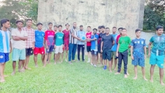 দুর্গাপুরে যুবকদের ক্রীড়ামুখী করতে সরঞ্জাম বিতরণ করলেন কাউন্সিলর প্রার্থী