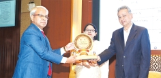শ্রেষ্ঠ উদ্ভাবনী উদ্যোগের পুরস্কার পেল বিএইচবিএফসি  