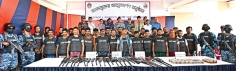 সুন্দরবনের কুখ্যাত ডাকাত ছোট জাহাঙ্গীর বাহিনীর প্রধানসহ ২৭ জনের আত্মসমর্পণ  