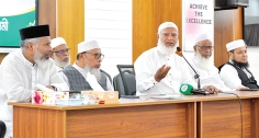 জাতীয় সংসদের বিরোধীদলীয় নেতা শিক্ষা শিবিরে বক্তব্য রাখেন  