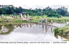 হোসেনপুরে খাল পারাপারে সেতু নির্মাণের দাবি  