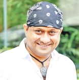 হুমায়ূন আহমেদের স্মরণে এস আই টুটুলের নতুন গান ‘মন’  