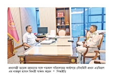 প্রধানমন্ত্রীর সঙ্গে বিদায়ী নৌবাহিনী প্রধানের সাক্ষাৎ  