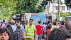 চুয়াডাঙ্গা-ঝিনাইদহ মহাসড়কে বাস উল্টে আহত ২০