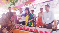 দেবহাটায় সুশীলন-ওয়ার্ল্ড ভিশনের উদ্যোগে জেলা প্রশাসকের চারা বিতরণ