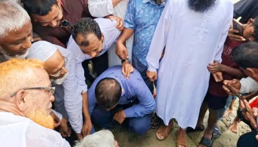 কালকিনিতে বৃক্ষরোপণ কর্মসূচিতে তালগাছ রোপণ করলেন এমপি খোকন