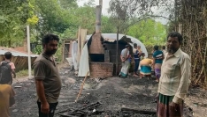 চুয়াডাঙ্গায় বিস্কুট ফ্যাক্টরিতে অগ্নিকাণ্ড, প্রায় ৯ লাখ টাকার ক্ষতি