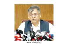 পদত্যাগী রাষ্ট্রপতির বিরুদ্ধে অভিযোগ আমলে নেওয়ার কিছু নেই : স্বরাষ্ট্রমন্ত্রী  