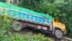 সোনারগাঁয়ে ট্রাকের ধাক্কায় পথচারী নিহত, আহত ৪