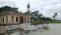 নদীভাঙনে অস্তিত্ব সংকটে মির্জাগঞ্জ, দ্রুত পদক্ষেপ চায় স্থানীয়রা