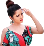 সাকিবকে ছাড়িয়ে শীর্ষে পরীমনি  