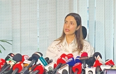 নায়িকা স্নিগ্ধা চৌধুরীকে মারধরের অভিযোগ  