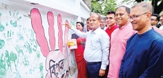 ঢাবি ক্যাম্পাসে জুলাই-গ্রাফিতিসমূহ রংকরণ ও পুনর্লিখন কার্যক্রম শুরু  