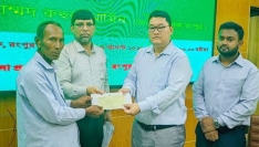 রংপুরে সড়ক দুর্ঘটনায় ক্ষতিগ্রস্তদের মাঝে আর্থিক সহায়তার চেক বিতরণ