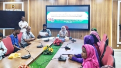 ঈশ্বরগঞ্জে পেশাজীবীদের দক্ষতা উন্নয়নে প্রশিক্ষণ ও অনুদান