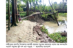 কালভার্টের সংযোগ সড়ক ধসে যান চলাচল বন্ধ  