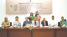 ঢাবির দুই শিক্ষার্থীর ‘ফিরোজা বেগম স্মৃতি স্বর্ণপদক’ ও ১১ শিক্ষার্থীর বৃত্তি লাভ  