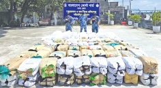 ঢাকার শোয়ারিঘাট ও পোস্তগোলা ব্রিজে কোস্ট গার্ডের অভিযান  