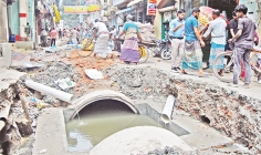 ঢাকা দক্ষিণ সিটি কর্পোরেশনের জলাবদ্ধতা নিরশনে সুয়ারেজ লাইন নির্মাণের কাজ  