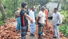 অবহেলিত সড়ক সংস্কারে এগিয়ে এলেন আব্দুল কাহার