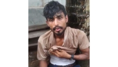 হরিরামপুরে পুলিশ পরিচয়ে তল্লাশির অভিযোগ, কথিত সোর্স আটক