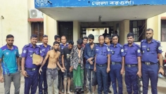 তালতলীতে জনতার হাতে পিস্তল-গুলিসহ আটক ৫