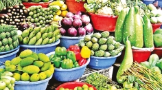 নিত্যপণ্যের চড়া দামে দিশাহারা সাধারণ মানুষ  