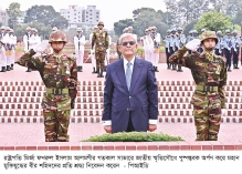 জাতীয় স্মৃতিসৌধে রাষ্ট্রপতির শ্রদ্ধা নিবেদন 