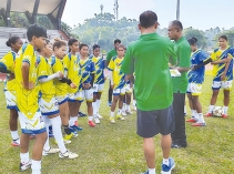 মালয়েশিয়ায় শেষ ভালোর আশায় মনিকা-রিপারা  