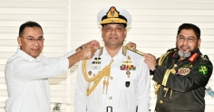 এডমিরাল পদে পদোন্নতি পেলেন নৌবাহিনী প্রধান খোন্দকার মিসবাহ উল আজীম