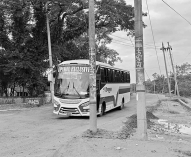 লক্ষ্মীপুরের সড়কে খাম্বা বিভ্রাট  