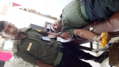 সংকটাপন্ন মায়ের জীবন বাঁচাতে আনসার সদস্যের রক্তদান