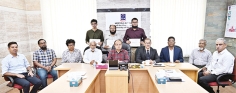 ঢাবিতে খোন্দকার লুৎফি রব্বানী-নাজমুন নেছা স্মৃতি বৃত্তি প্রদান  