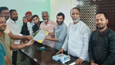 হাজীগঞ্জ প্রেসক্লাবের নতুন কমিটির কাছে দায়িত্ব হস্তান্তর