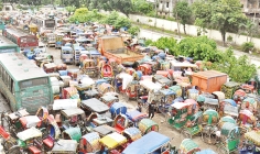 আটকৃত ব্যাটারিচালিত অটোরিকশা  