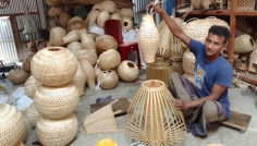 প্লাস্টিকের দাপটে বিলুপ্তির পথে দিনাজপুরের ঐতিহ্যবাহী বাঁশ-বেত শিল্প