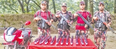 চাঁপাইনবাবগঞ্জ সীমান্তে ৫৩ বিজিবির অভিযানে ভারতীয় নেশাজাতীয় এস্কাফ সিরাপ জব্দ 