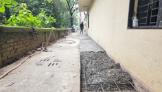 অর্ধ কোটি টাকার সড়ক নির্মাণে রডের খাঁচায় অনিয়মের অভিযোগ