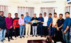 এমইউজের নবনির্বাচিত নেতৃবৃন্দ খুলনা প্রেসক্লাব নেতৃবৃন্দকে ফুলেল শুভেচ্ছা 