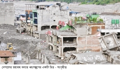 ভয়াবহ বন্যার ক্ষত না শুকাতেই নেপালে ৫ মাত্রার ভূমিকম্প  