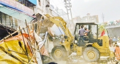 নারায়ণগঞ্জে মহাসড়কে ১২ শতাধিক অবৈধ স্থাপনা উচ্ছেদ  