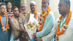 নোয়াখালী পৌর বণিক সমিতির নির্বাচনে সভাপতি আপেল, সম্পাদক মুকুল