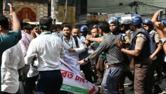 ইসলামী ব্যাংক টাওয়ারের সামনে দুপক্ষের সংঘর্ষ ও ধাওয়া-পাল্টাধাওয়া