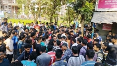 জাবিতে দোকানের মালিকানা নিয়ে দুই হলের সংঘর্ষ, আহত ৯