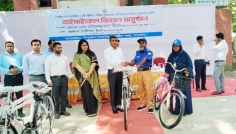 টাঙ্গাইলে গ্রাম পুলিশদের মাঝে ৮৭টি বাইসাইকেল বিতরণ