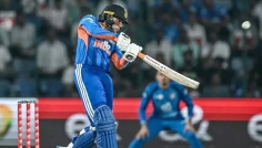 ৩০ বলে দ্রুততম সেঞ্চুরির রেকর্ড গড়লেন অভিষেক শর্মা