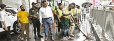বাংলামোটর থেকে শাহবাগে ডিএসসিসির বিশেষ পরিচ্ছন্নতা অভিযান 